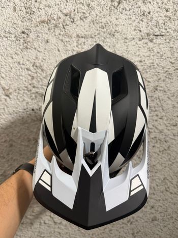 Used Troy Lee Designs Stage MIPS Helmet 2025 bike — image 5 of 10