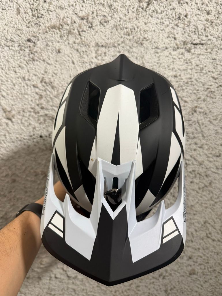 Used Troy Lee Designs Stage MIPS Helmet 2025 bike — image 5 of 10
