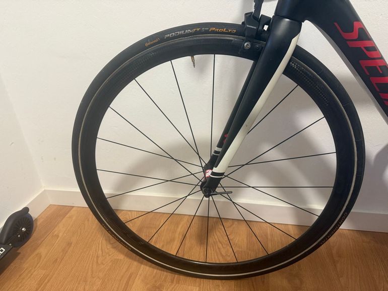 Used Continental Juego de ruedas de carbono para carretera con neumáticos tubulares bike — image 1 of 4