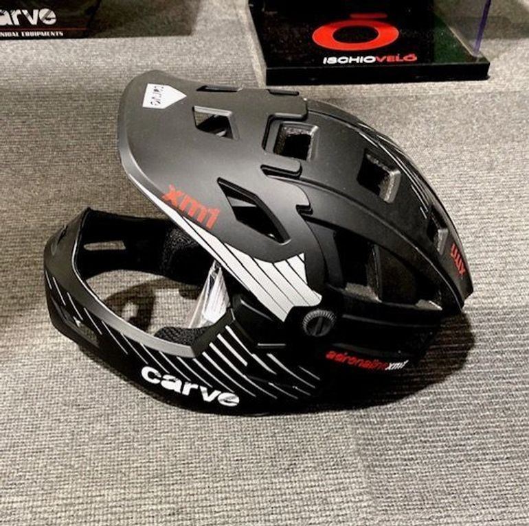 Used MV KS11 Enduro Helmet 2025 bike — image 1 of 4