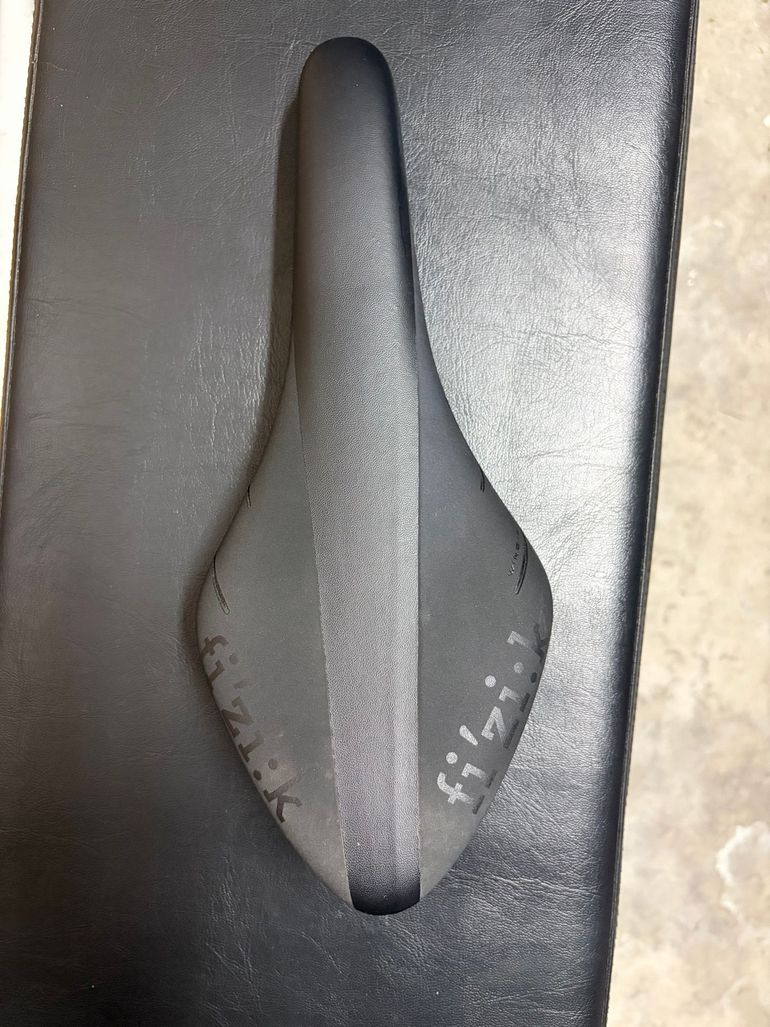 Used Fizik Airone r1 2025 bike — image 1 of 4