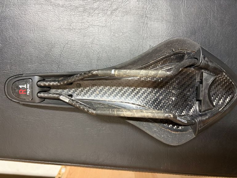 Used Fizik Airone r1 2025 bike — image 3 of 4
