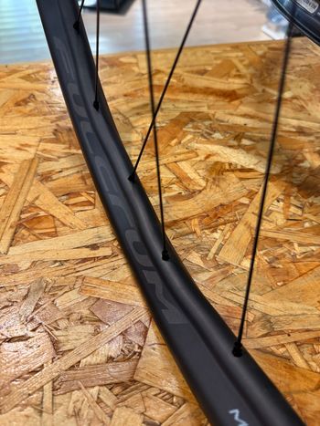 Used Fulcrum Metal Carbon Wheelset 2026 bike — image 4 of 9