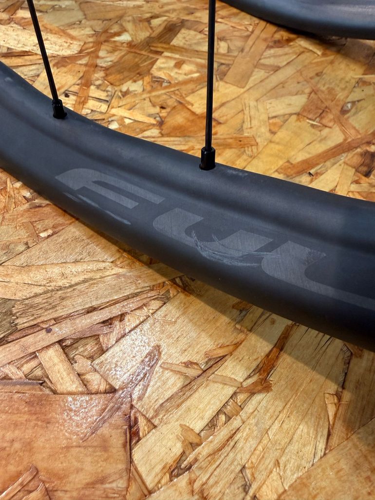 Used Fulcrum Metal Carbon Wheelset 2026 bike — image 3 of 9