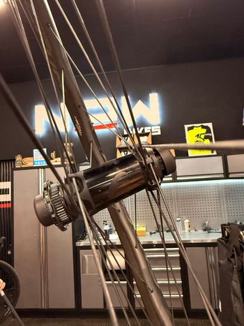 Used Fulcrum Metal Carbon Wheelset 2026 bike — image 8 of 9