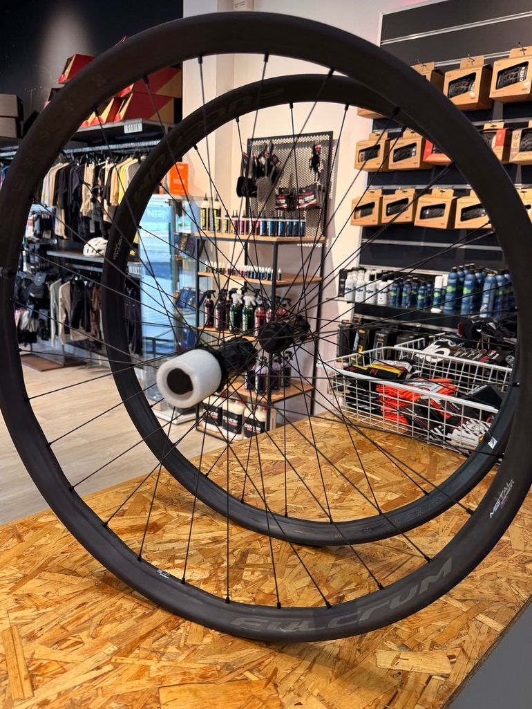 Used Fulcrum Metal Carbon Wheelset 2026 bike — image 1 of 9