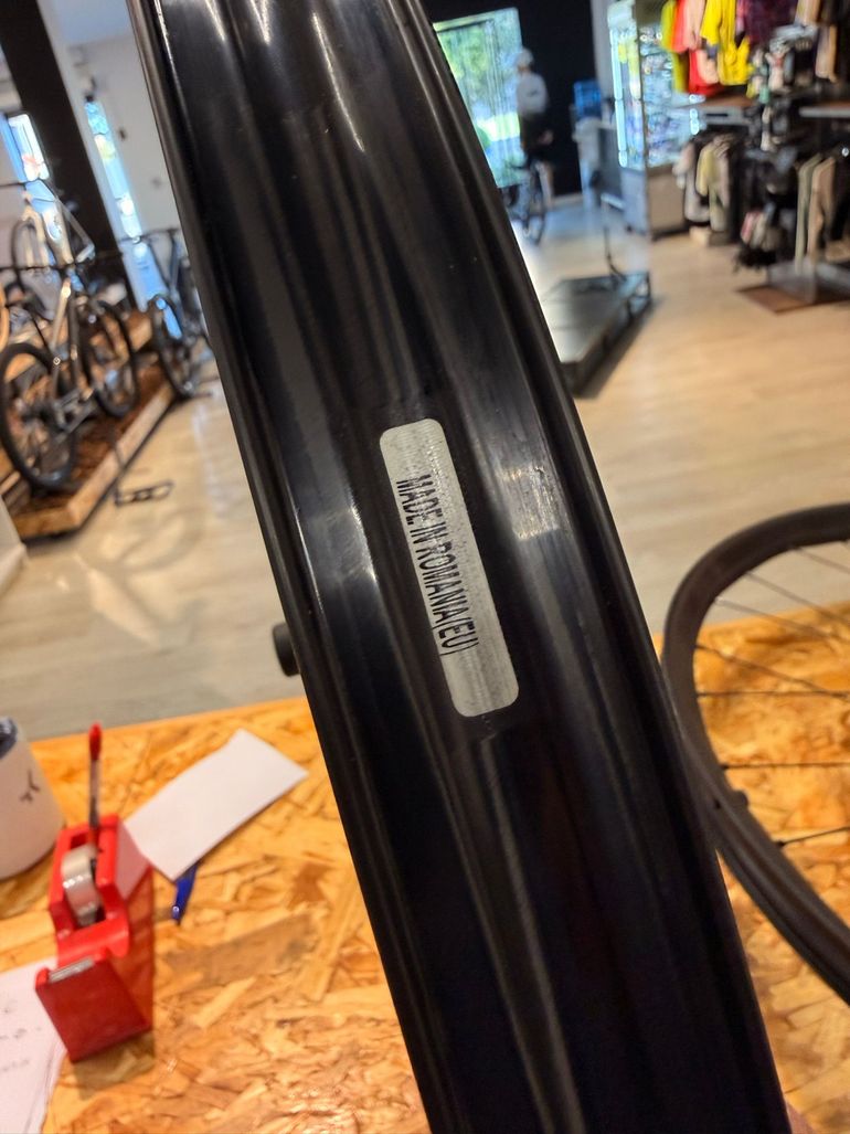 Used Fulcrum Metal Carbon Wheelset 2026 bike — image 6 of 9