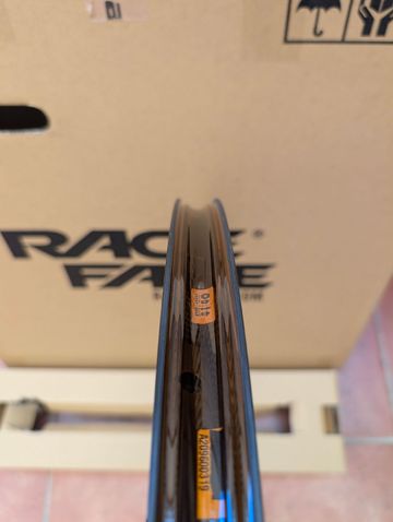 Race Face Next SL 29" Wheelset 2026 bike usato — immagine 5 di 9