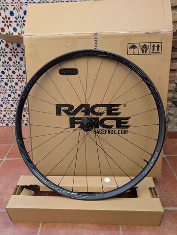 Race Face Next SL 29" Wheelset 2026 bike usato — immagine 2 di 9