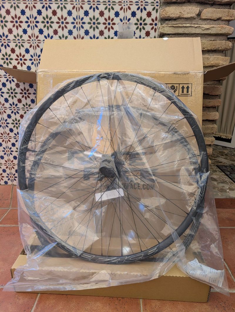 Race Face Next SL 29" Wheelset 2026 bike usato — immagine 1 di 9