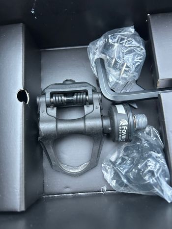 Used Favero Assioma DUO Power Meter Pedals bike — image 2 of 4