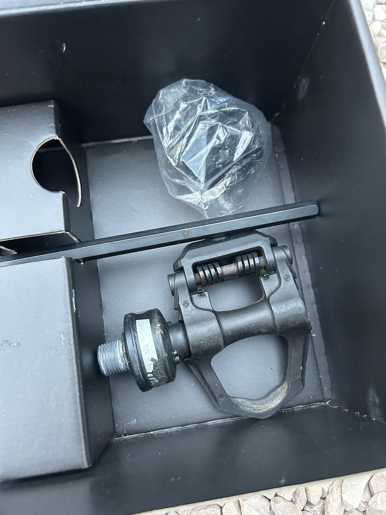 Used Favero Assioma DUO Power Meter Pedals bike — image 3 of 4