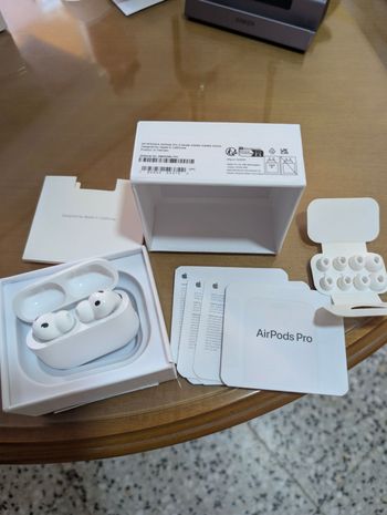 Used apple AirPods Pro 3 2025 bike