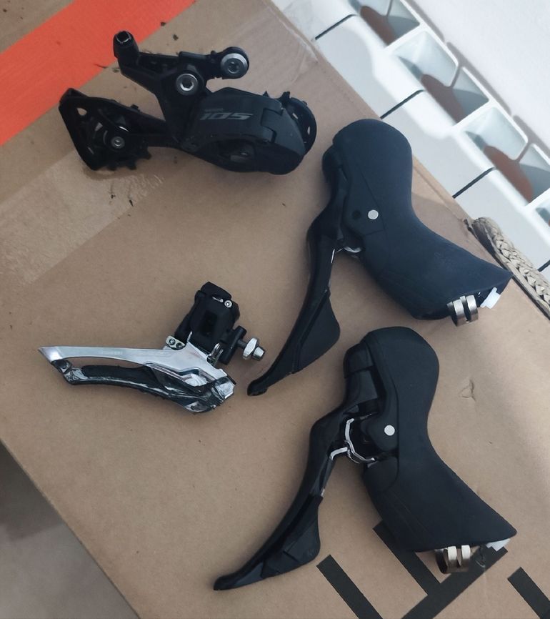 Used Shimano 105 2025 bike — image 1 of 4