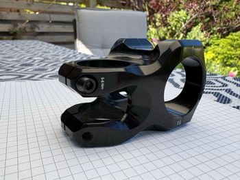 Used Industry Nine A35 Vorbau bike — image 2 of 3