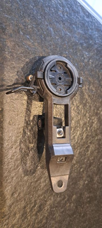 Použité closethegap Out-Front Computer Mount with Integrated Bell 2021 Cycling Accessories