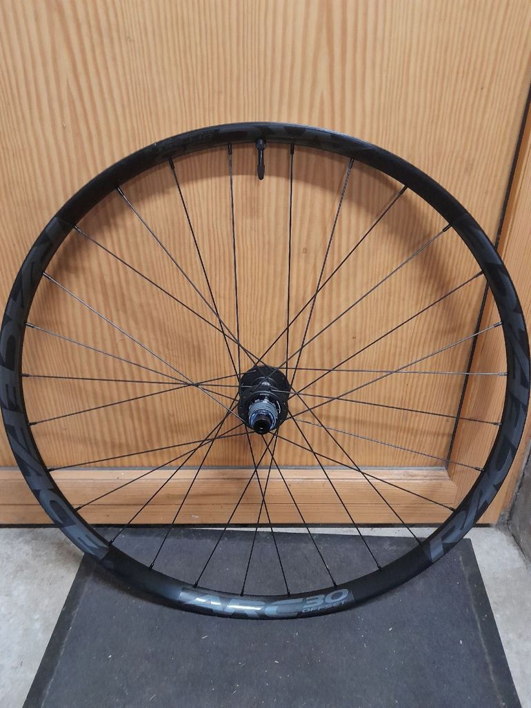 Used Raceface Arc 30 bike — image 3 of 6