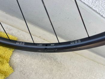 Used Dt Swiss PRC 1100 MON CHASSERAL bike — image 8 of 13