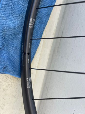 Used Dt Swiss PRC 1100 MON CHASSERAL bike — image 11 of 13