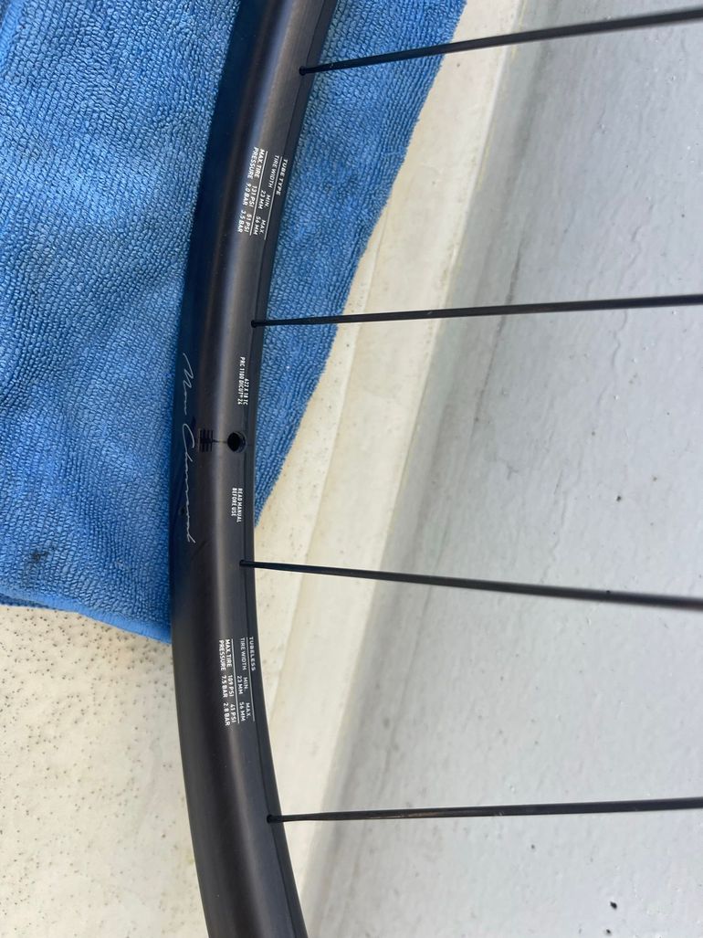 Used Dt Swiss PRC 1100 MON CHASSERAL bike — image 11 of 13