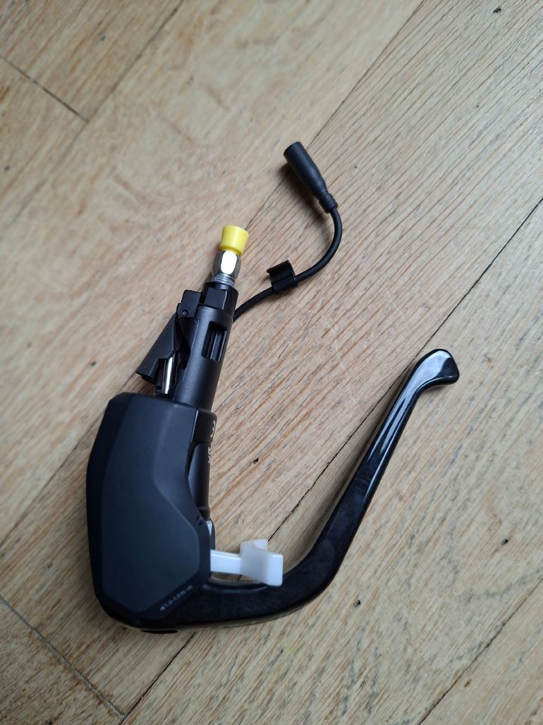 Used Shimano Dura Ace Di2 SW-R9180-R Shifter 11 & 12-speed bike — image 3 of 4