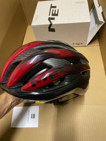 Used MET Trenta 3K Carbon MIPS Helmet bike — image 3 of 5