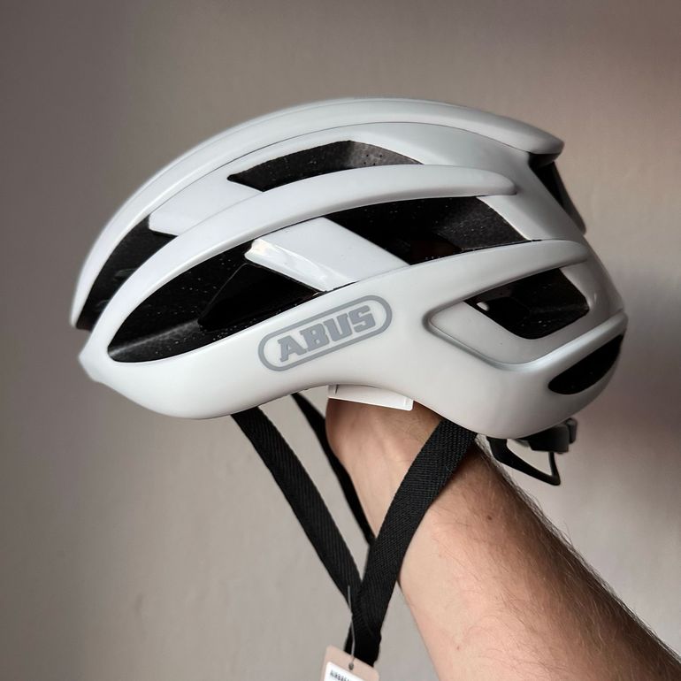 Used ABUS Airbreaker Polar White Matt Helmet Medium bike — image 1 of 12