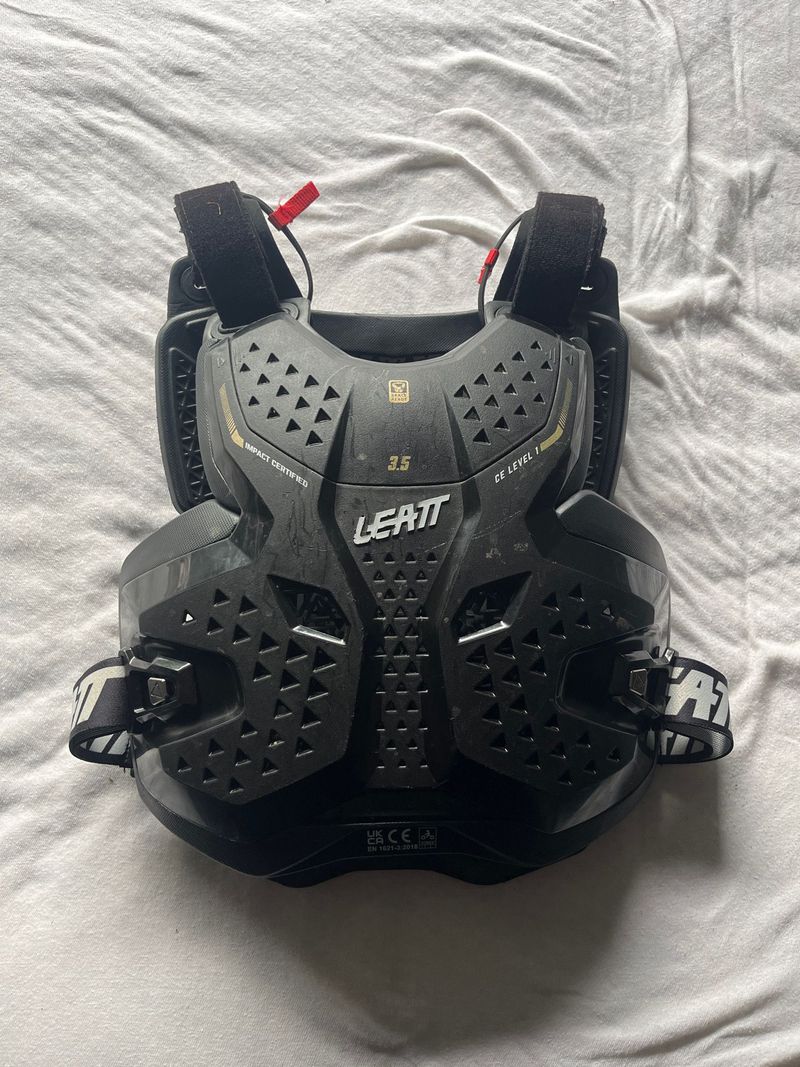 Tweedehands LEATT Back Protector 3.5 2025 Football & Soccer