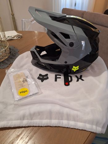 Used Fox Racing Rampage Barge Helmet 2024 bike — image 3 of 6