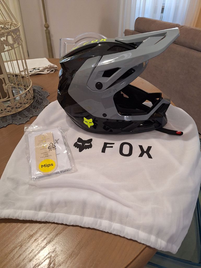 Used Fox Racing Rampage Barge Helmet 2024 bike — image 1 of 6