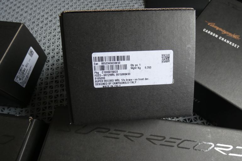 Used Campagnolo Super Record WRL 12 bike — image 8 of 15