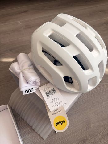 Used POC Ventral Air WF Mips Hydrogen White Matt 2026 bike — image 3 of 8