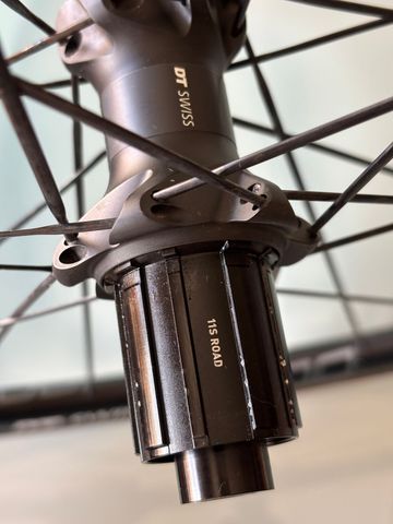 Used Dt Swiss E1800 2021 bike — image 5 of 13