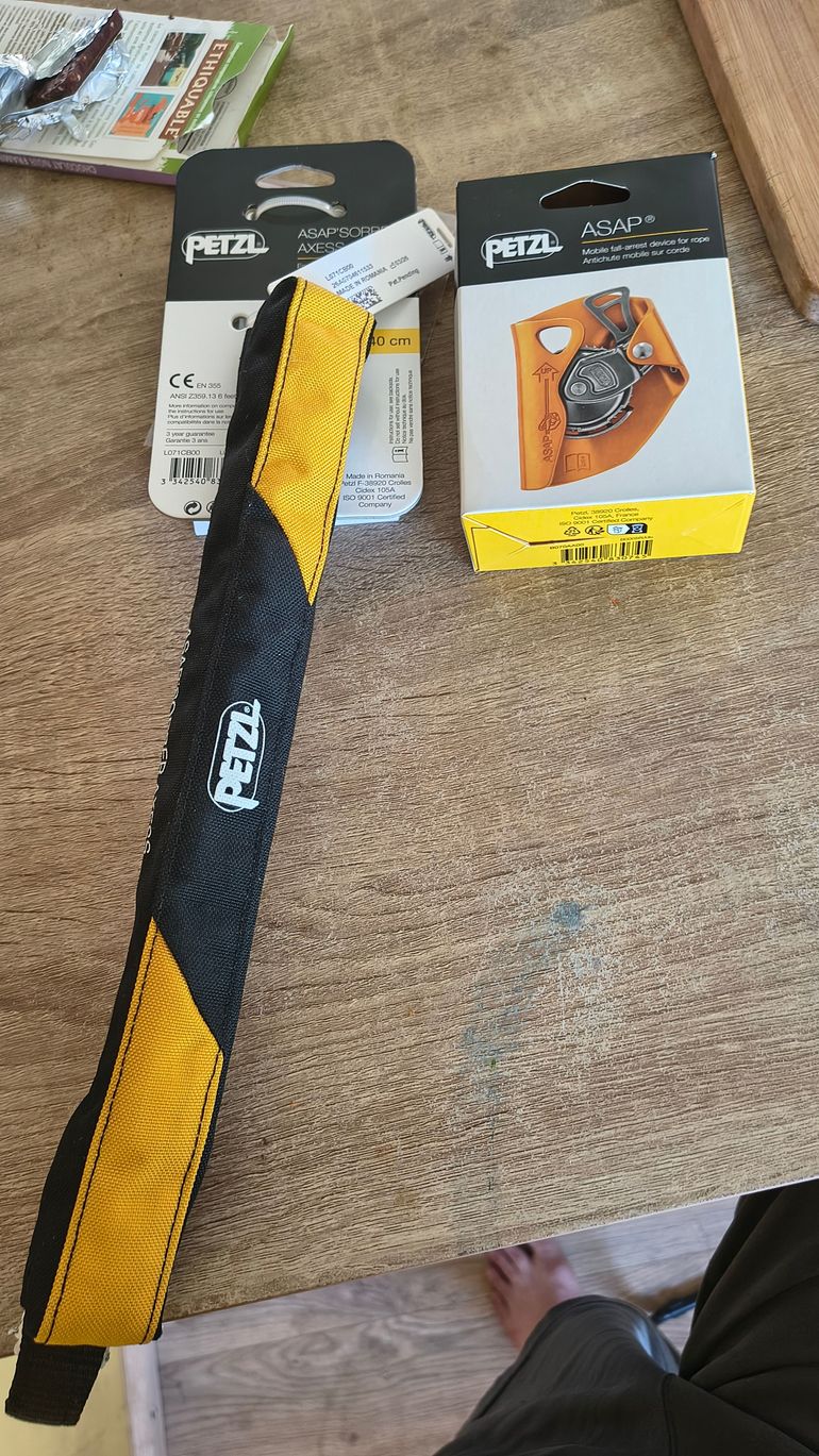 Used Petzl Cordiste Lot Matériel Escalade 2026 bike — image 2 of 3