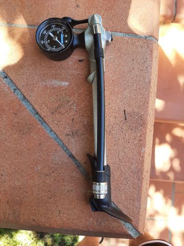 Brugt Decathlon pompa per forche bici bike — billede 3 af 4