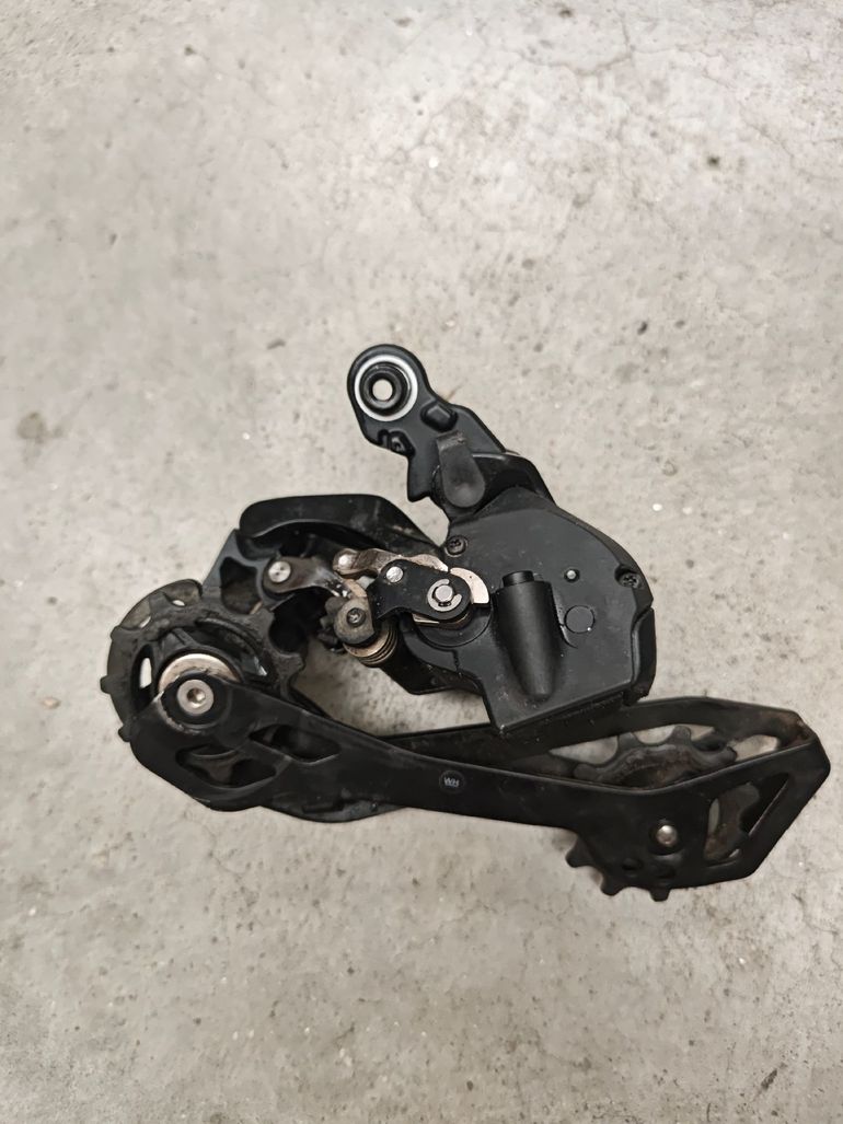 Used Shimano 105 RD-7150 Di2 12-speed 2024 bike — image 2 of 2