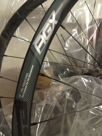 Used Fsa AGX i21 Tubeless Ready Gravel E-Bike Wheelset 29" / 700c bike — image 6 of 18