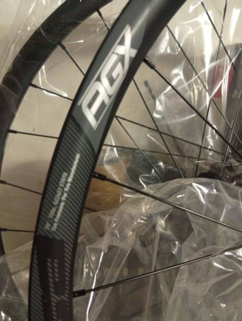 Used Fsa AGX i21 Tubeless Ready Gravel E-Bike Wheelset 29" / 700c bike — image 6 of 18