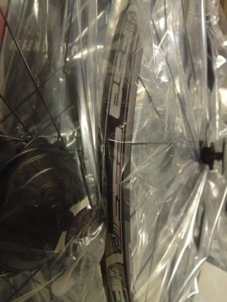 Used Fsa AGX i21 Tubeless Ready Gravel E-Bike Wheelset 29" / 700c bike — image 9 of 18