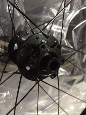 Used Fsa AGX i21 Tubeless Ready Gravel E-Bike Wheelset 29" / 700c bike — image 8 of 18