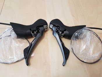 Used Shimano GRX ST-RX810 2x11S bike — image 9 of 11