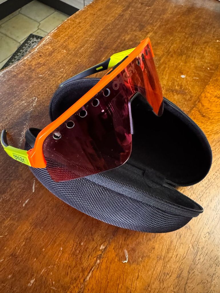 Used Oakley MVDP bike — image 1 of 3