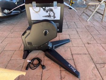 Used Garmin FLUX S Smart Trainer 2024 bike — image 3 of 4