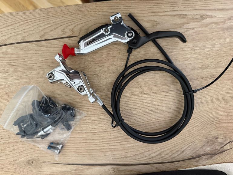 Used Sram Level Ultimate Stealth 4-Pistons 2024 bike — image 1 of 2