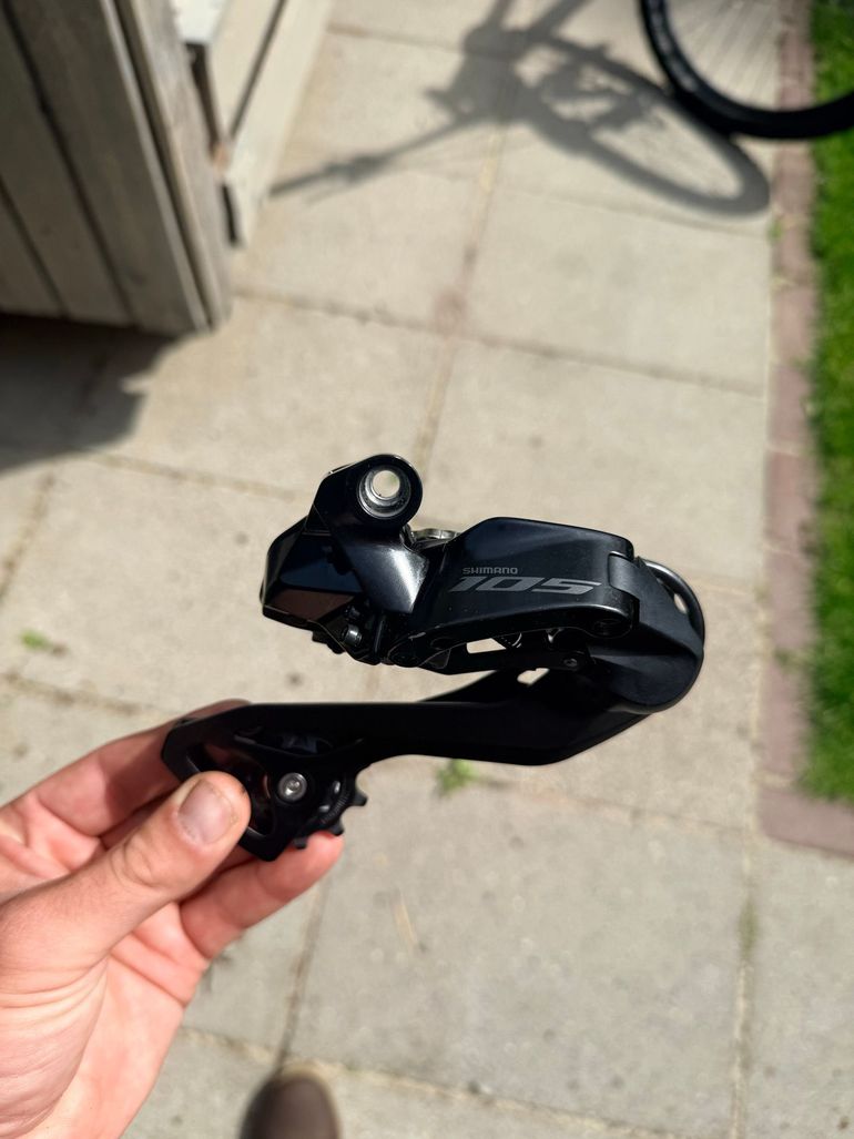 Used Shimano 105 R7150 Voor en Achter Derailleur 2025 bike — image 2 of 5