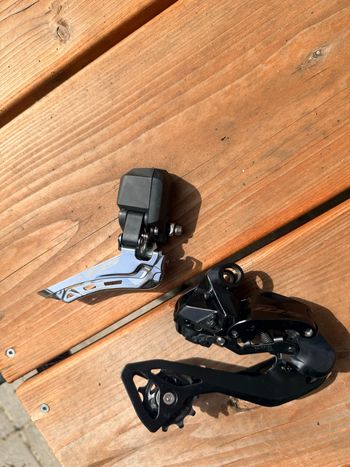 Used Shimano 105 R7150 Voor en Achter Derailleur 2025 bike