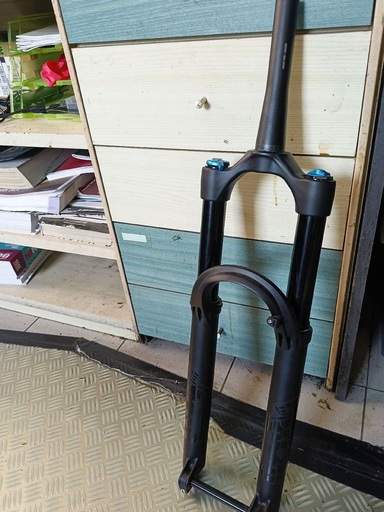 Used Fox Rhythm E-Optimized 36 Float 29 150mm grip 2026 bike — image 5 of 6