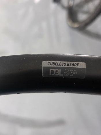 Used Giant 29-inch Carbon XRC0 2022 bike — image 5 of 6
