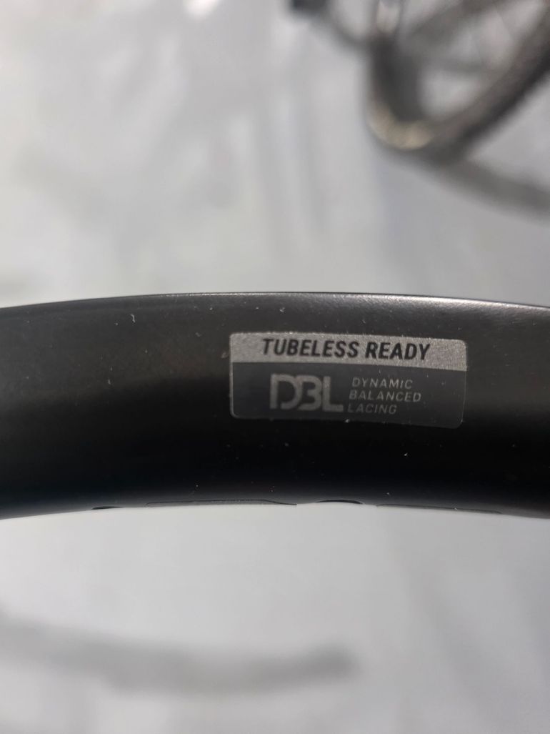 Used Giant 29-inch Carbon XRC0 2022 bike — image 5 of 6