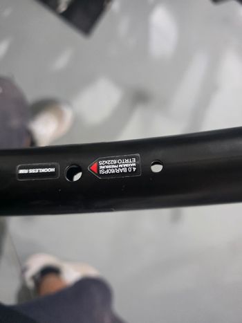 Used Giant 29-inch Carbon XRC0 2022 bike — image 6 of 6